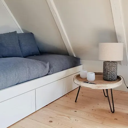 Maritime Secluded On The Dike Feriehus