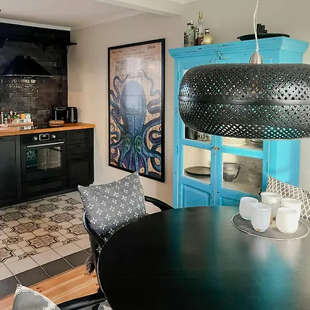 Maritime Secluded On The Dike Feriehus