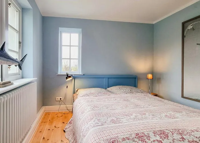 Maritime Secluded On The Dike * Osterhever